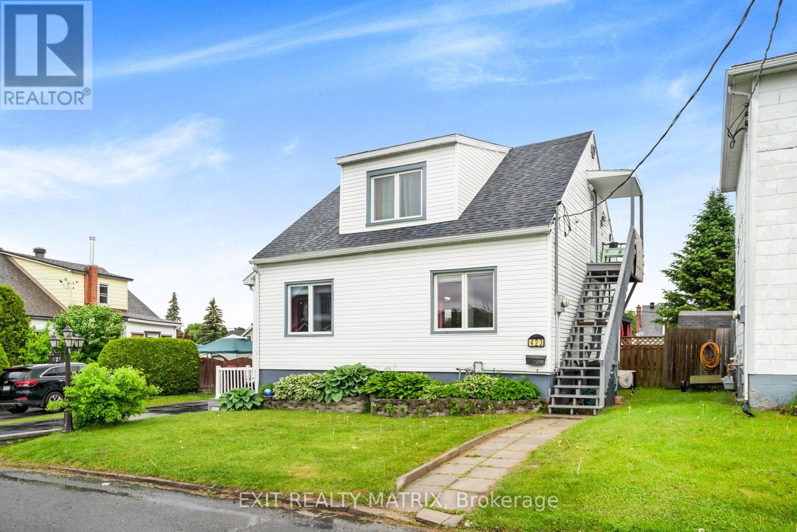 421-423 Garneau Road, Hawkesbury, Ontario  K6A 1M6 - Photo 2 - X12189549