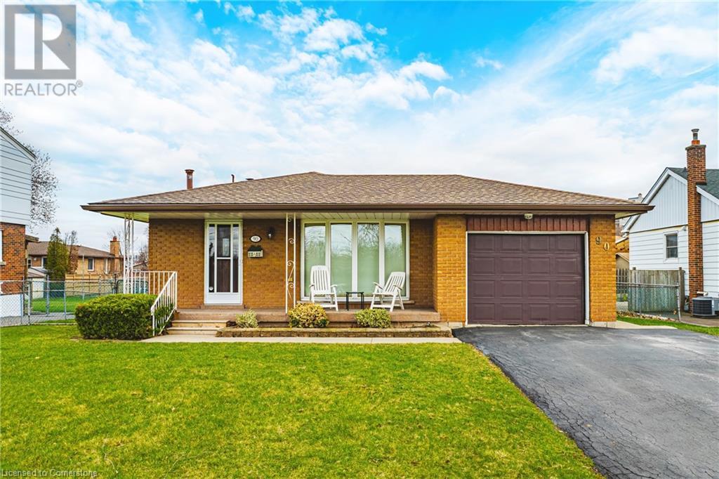 90 Pottruff Road N, Hamilton, Ontario  L8H 2M1 - Photo 2 - 40736294