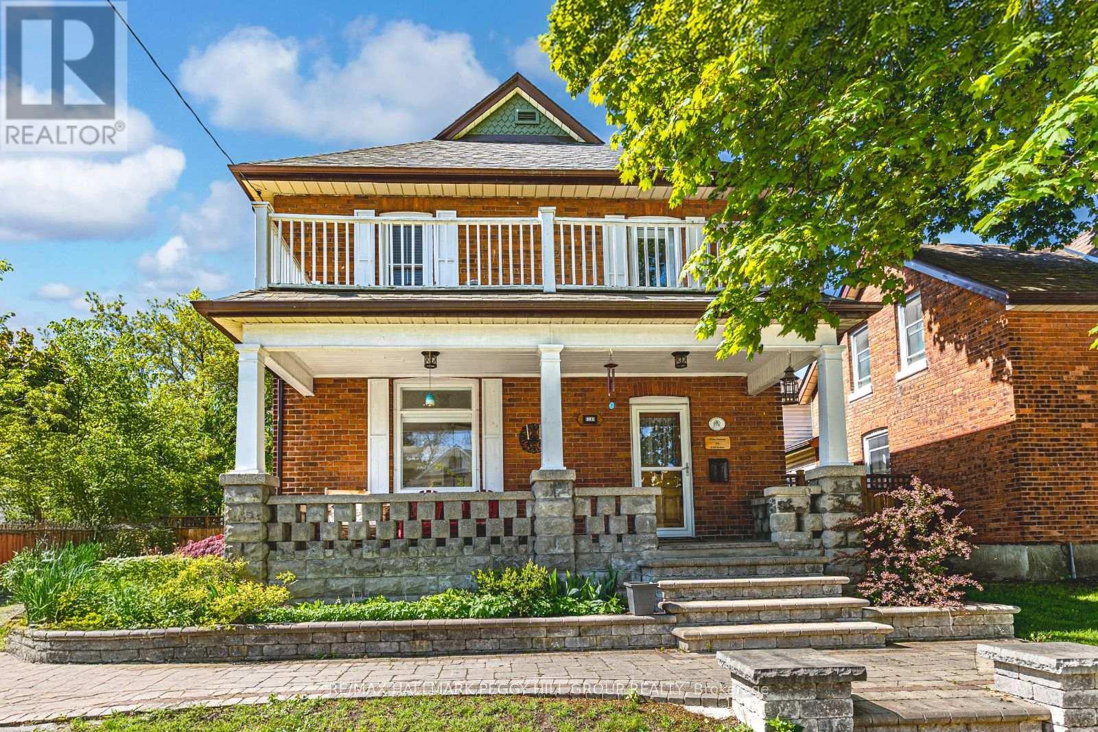 14 Cumberland Street, Barrie, Ontario  L4N 2P4 - Photo 1 - S12189485