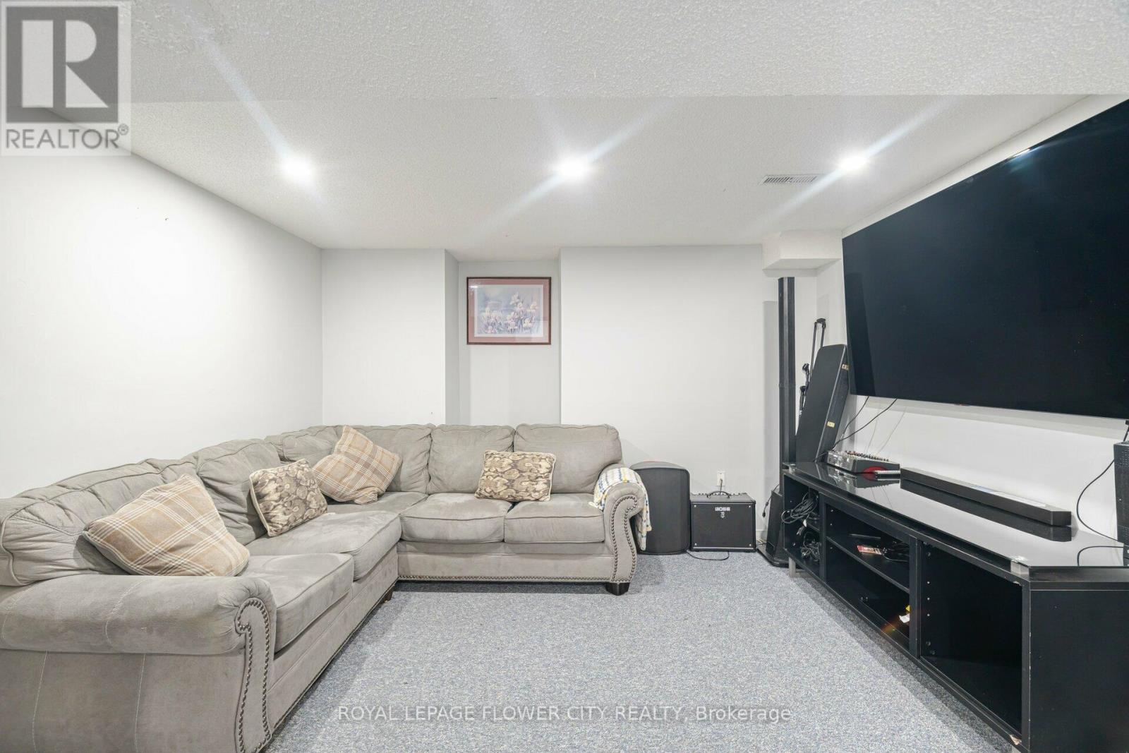 35 Jones Drive, Barrie, Ontario  L4M 6H7 - Photo 29 - S12189529