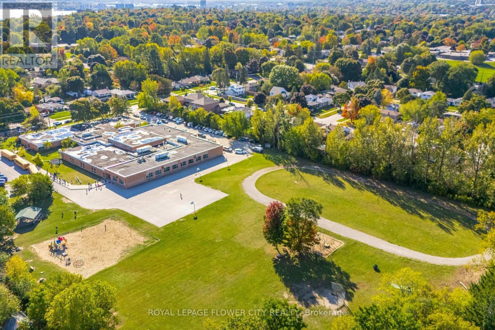 35 Jones Drive, Barrie, Ontario  L4M 6H7 - Photo 44 - S12189529