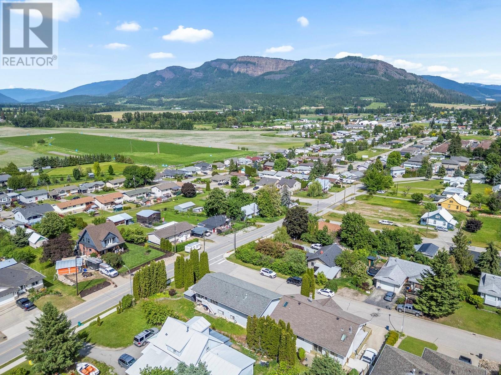 4 Preston Crescent, Enderby, British Columbia  V4Y 4C5 - Photo 5 - 10350364