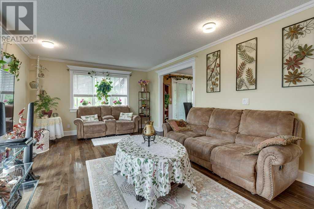 165 Rupert Crescent, Red Deer, Alberta  T4P 2Y9 - Photo 6 - A2223357