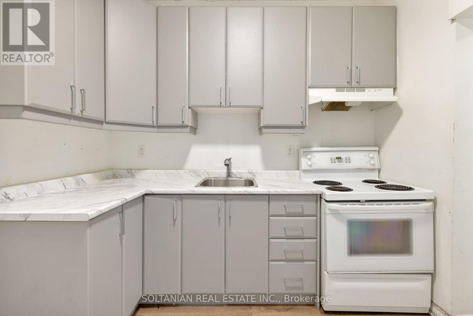 1742 St Clair Avenue W, Toronto (Weston-Pellam Park), Ontario  M6N 1J3 - Photo 6 - W12189360