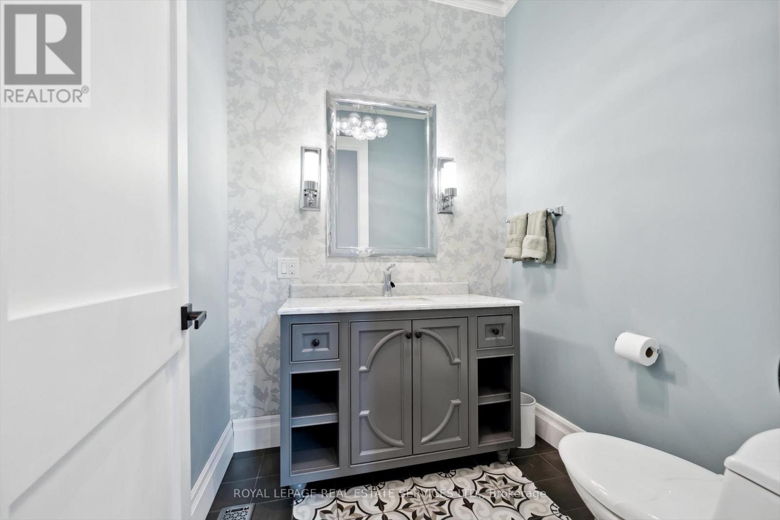 432 Tennyson Drive, Oakville, Ontario  L6L 3Z1 - Photo 19 - W12189381
