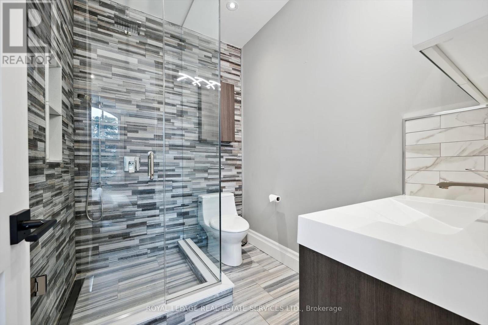 432 Tennyson Drive, Oakville, Ontario  L6L 3Z1 - Photo 39 - W12189381