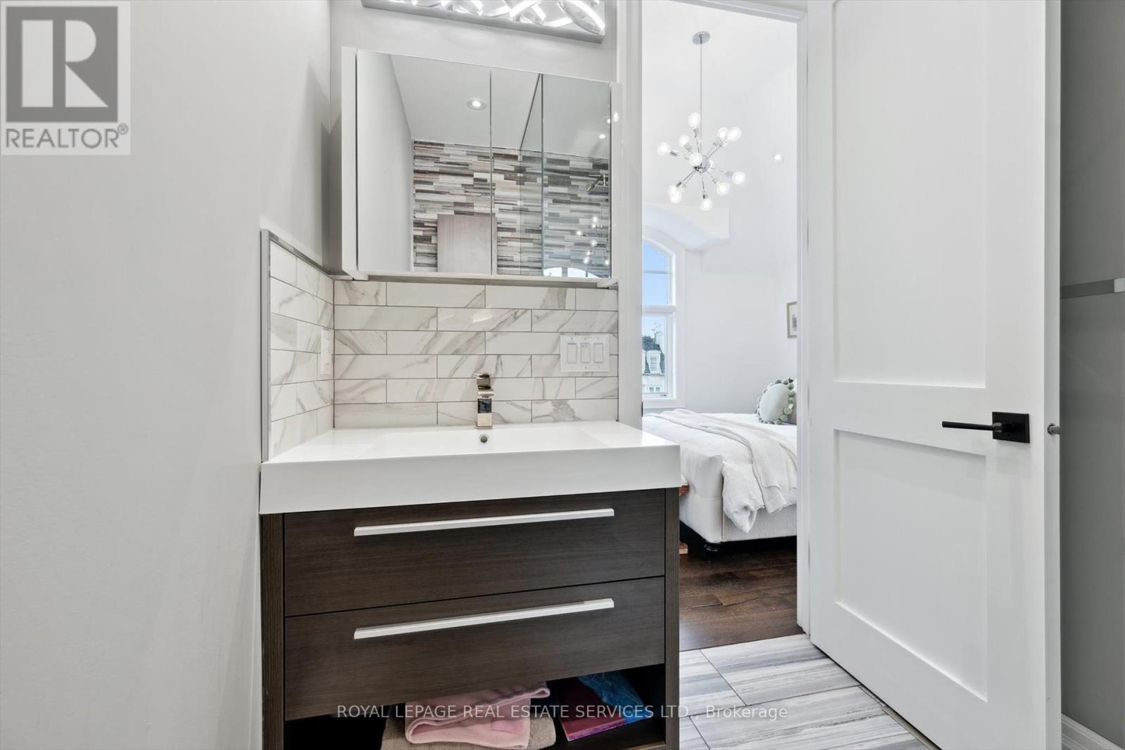 432 Tennyson Drive, Oakville, Ontario  L6L 3Z1 - Photo 40 - W12189381