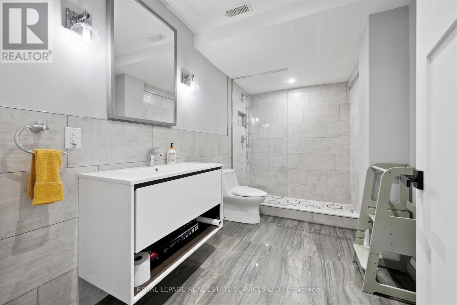 432 Tennyson Drive, Oakville, Ontario  L6L 3Z1 - Photo 46 - W12189381