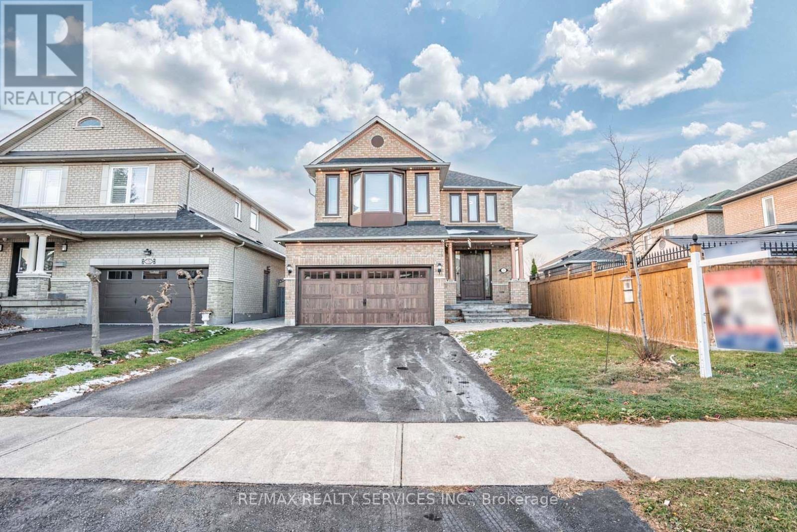 3 Sailwind Road, Brampton, Ontario  L6R 2G3 - Photo 2 - W12189391