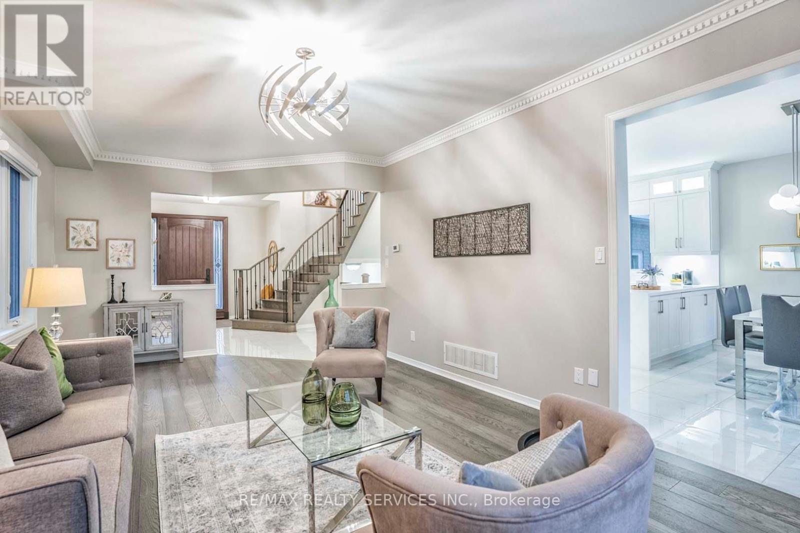 3 Sailwind Road, Brampton, Ontario  L6R 2G3 - Photo 6 - W12189391