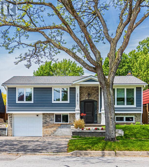 2015 Faversham Avenue, Burlington (Brant Hills), Ontario  L7P 1W5 - Photo 2 - W12189398