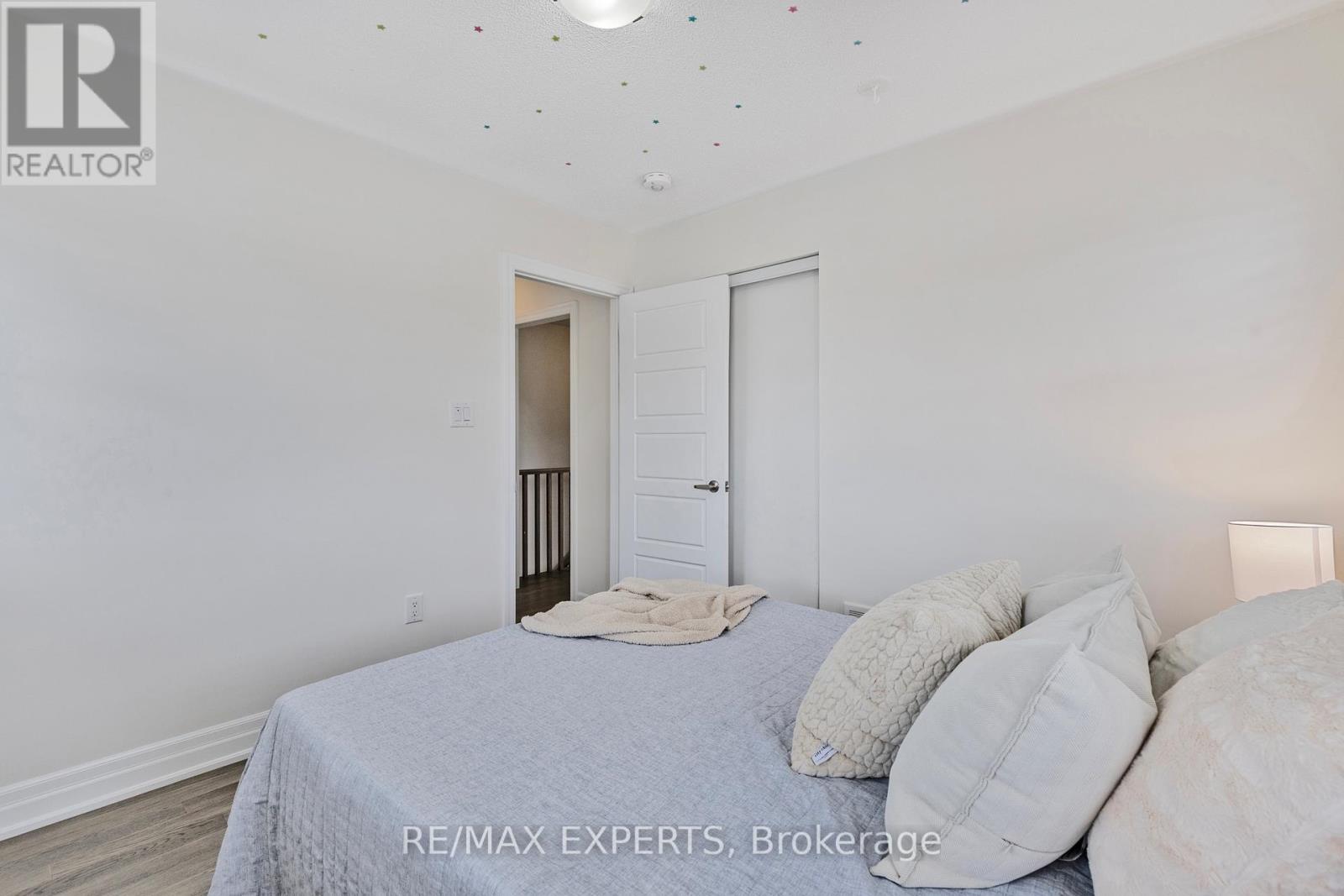 1374 Rose Way, Milton, Ontario  L9E 1M7 - Photo 22 - W12189431