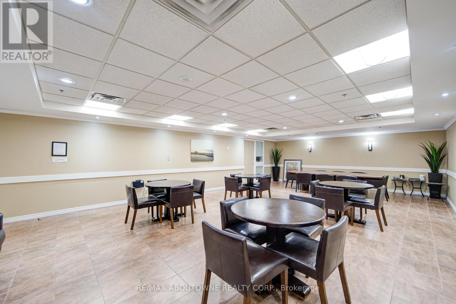 1008 - 1276 Maple Crossing Boulevard, Burlington, Ontario  L7S 2J9 - Photo 37 - W12189445