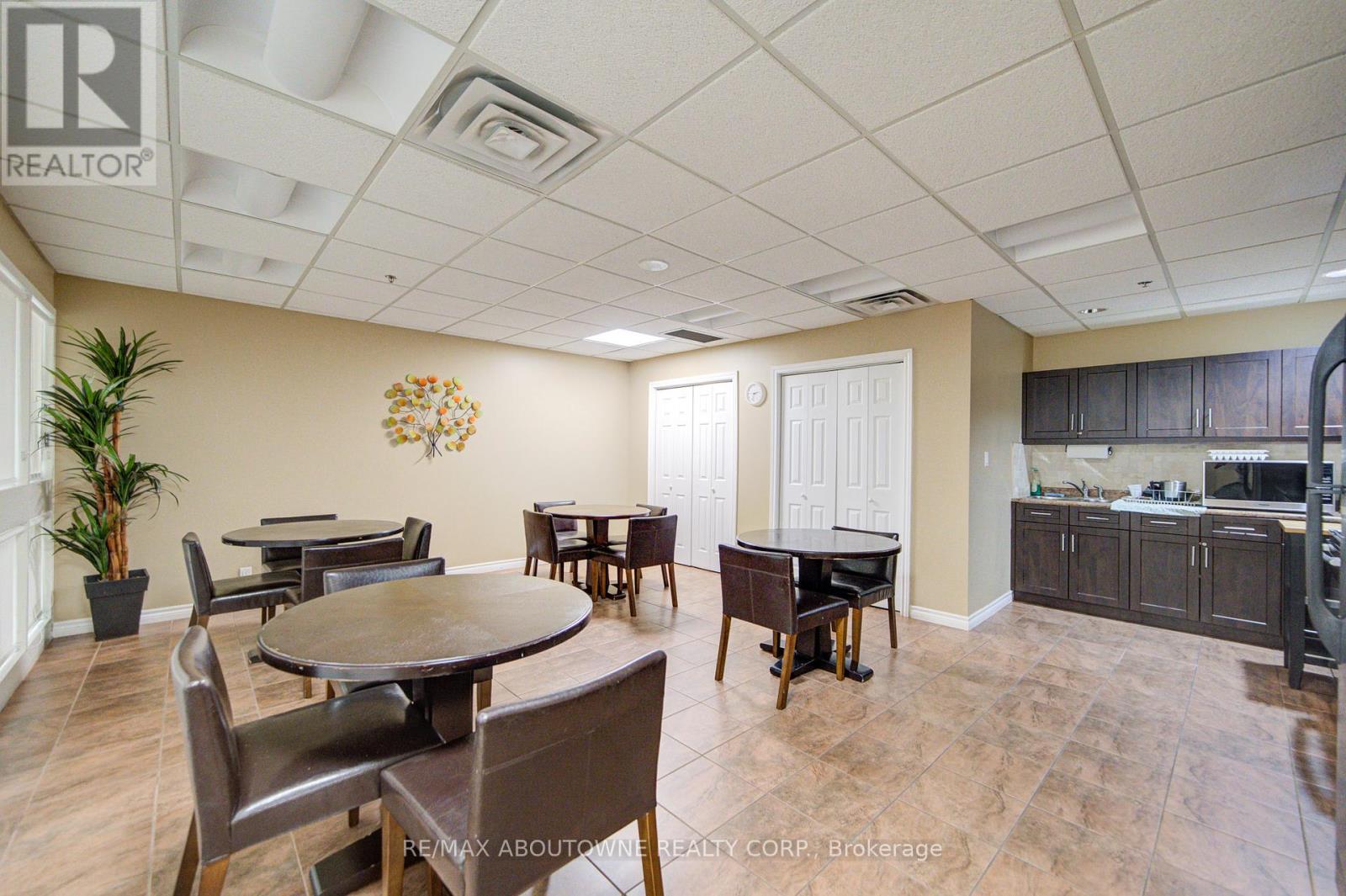 1008 - 1276 Maple Crossing Boulevard, Burlington, Ontario  L7S 2J9 - Photo 38 - W12189445