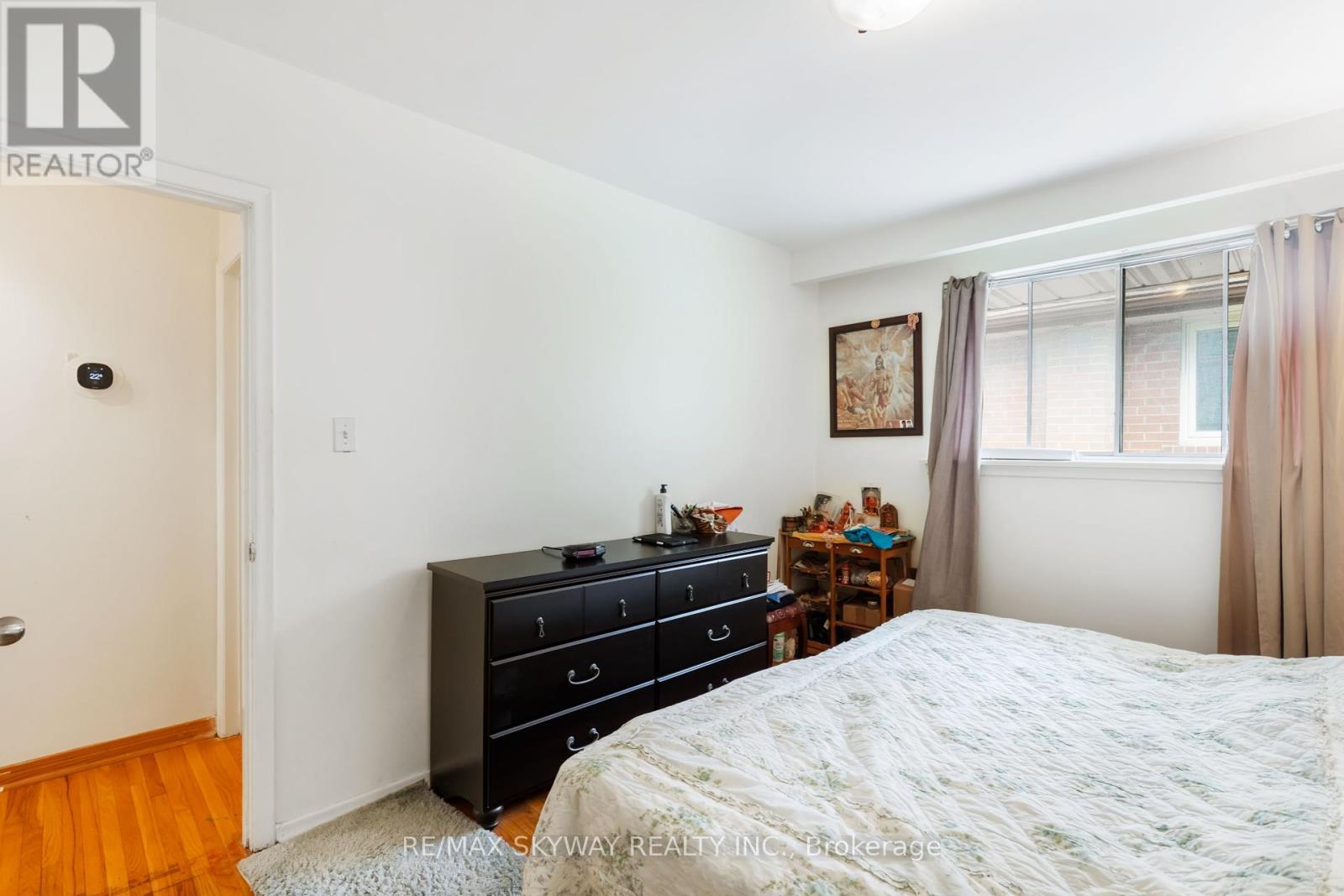 33 Tapley Drive, Toronto, Ontario  M9R 3P2 - Photo 20 - W12189477