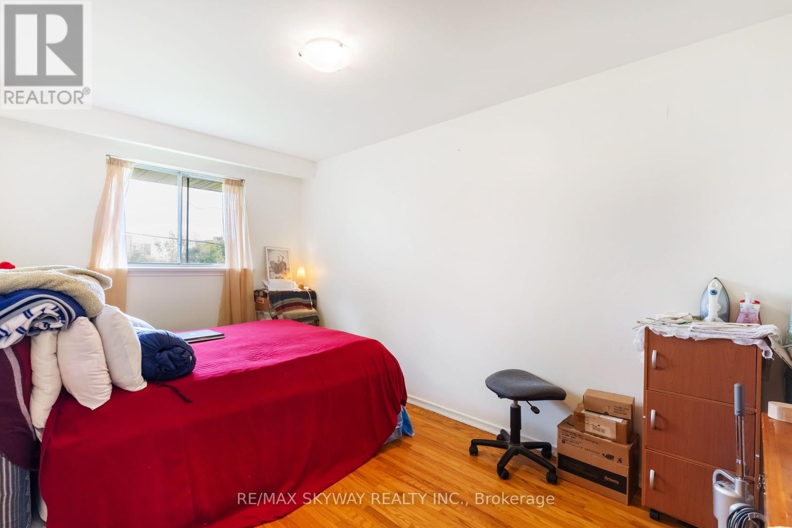 33 Tapley Drive, Toronto, Ontario  M9R 3P2 - Photo 22 - W12189477