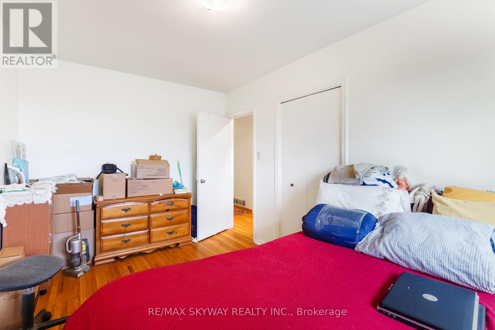 33 Tapley Drive, Toronto, Ontario  M9R 3P2 - Photo 23 - W12189477