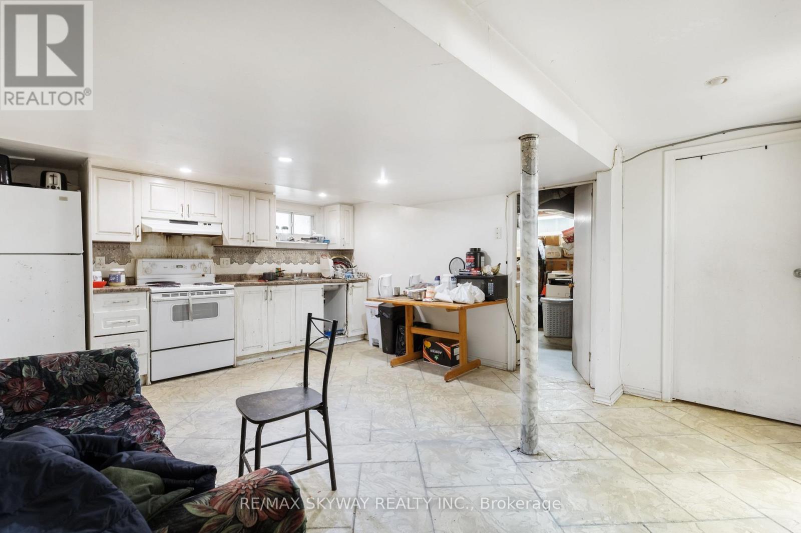 33 Tapley Drive, Toronto, Ontario  M9R 3P2 - Photo 28 - W12189477