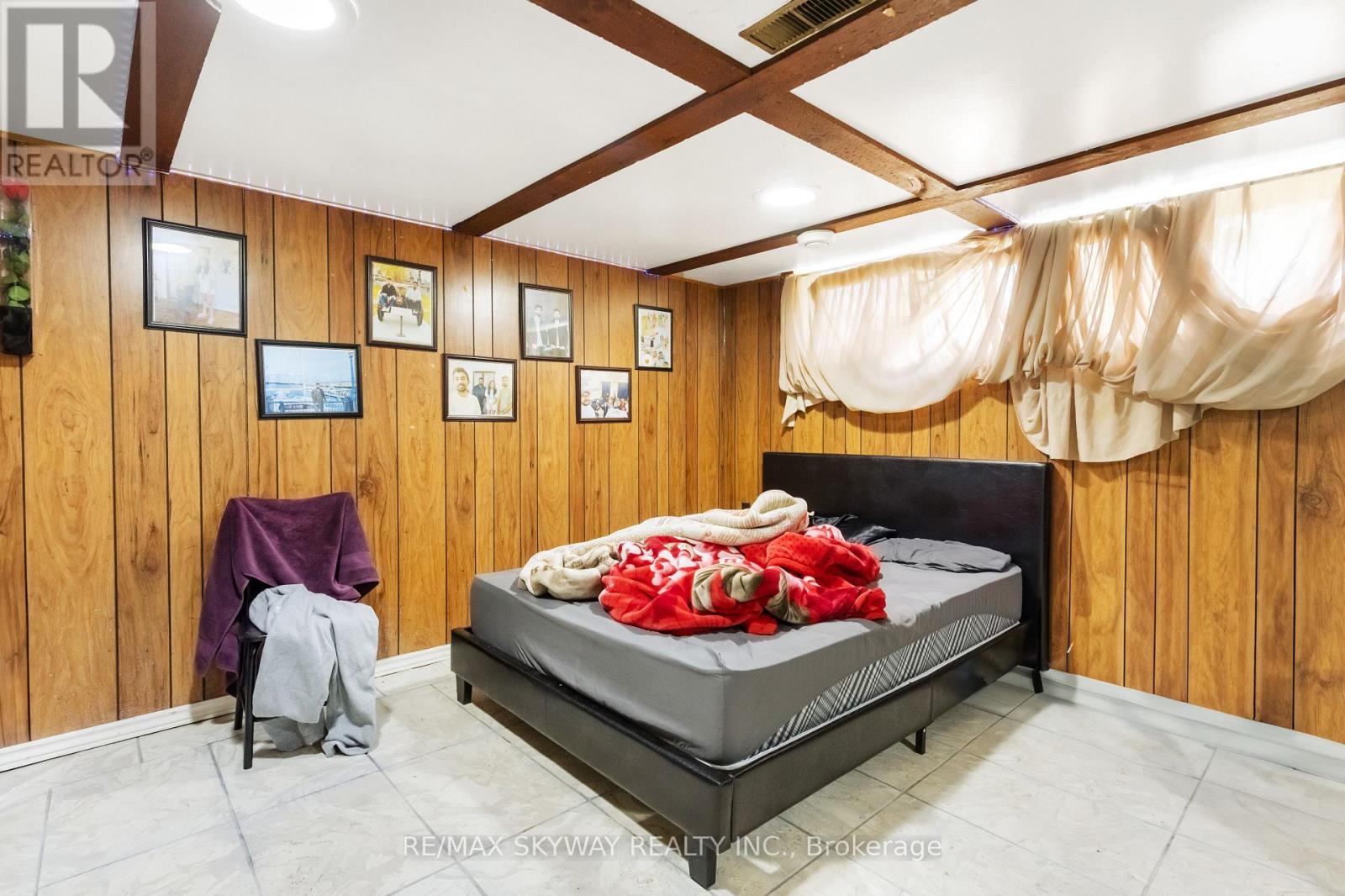 33 Tapley Drive, Toronto, Ontario  M9R 3P2 - Photo 31 - W12189477