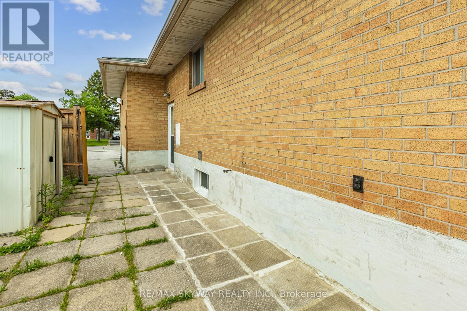 33 Tapley Drive, Toronto, Ontario  M9R 3P2 - Photo 35 - W12189477