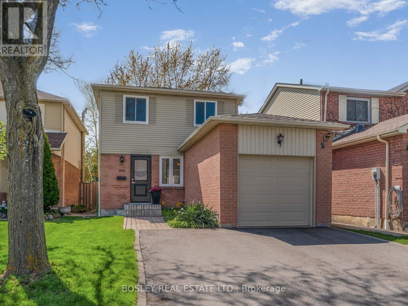 3090 Keynes Crescent, Mississauga (Meadowvale), Ontario  L5N 3A1 - Photo 1 - W12189486