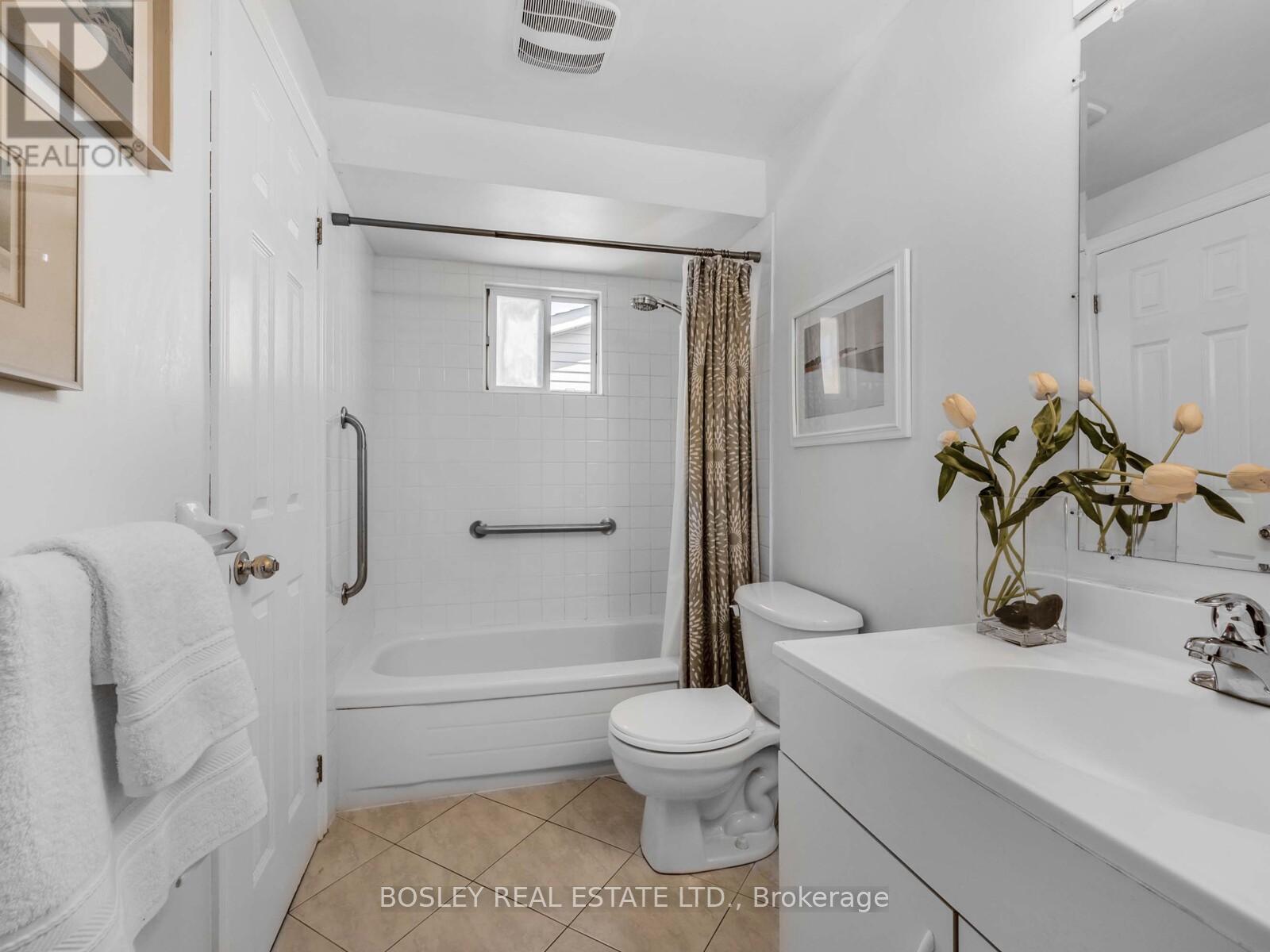 3090 Keynes Crescent, Mississauga (Meadowvale), Ontario  L5N 3A1 - Photo 24 - W12189486