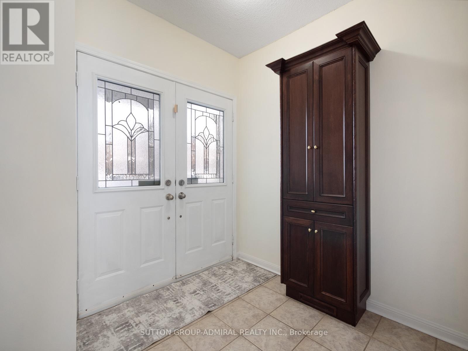 170 Tiller Trail, Brampton, Ontario  L6X 4S8 - Photo 2 - W12189488