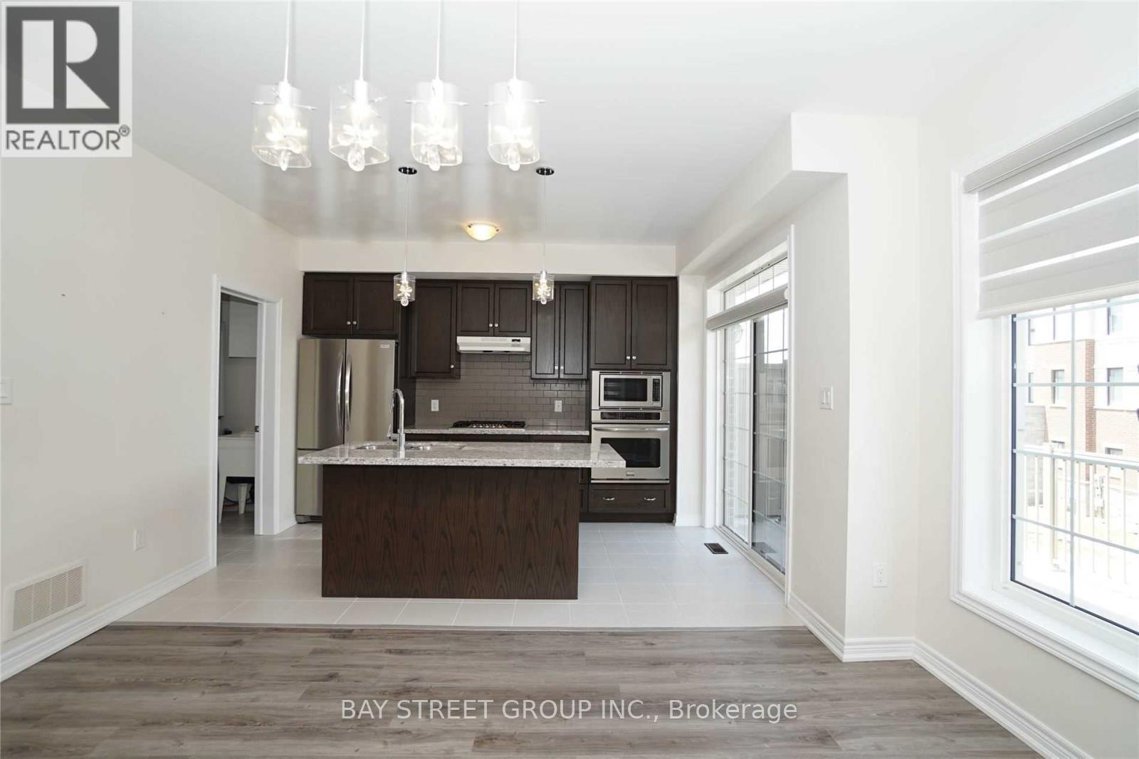 14 - 3026 Postridge Drive, Oakville, Ontario  L6H 0R8 - Photo 8 - W12189491