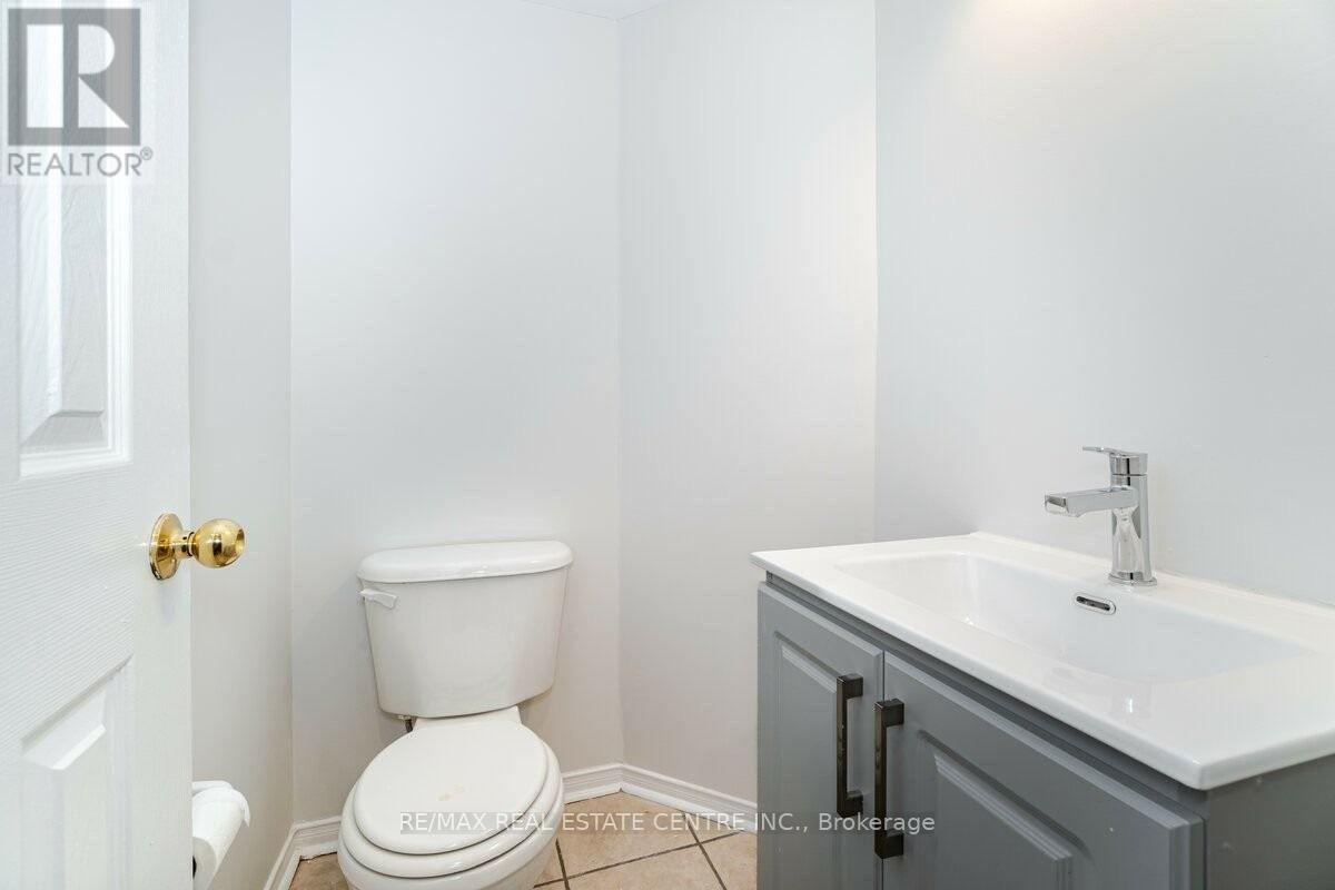 Main - 987 Sonoma Court, Mississauga, Ontario  L5V 2P4 - Photo 15 - W12189493