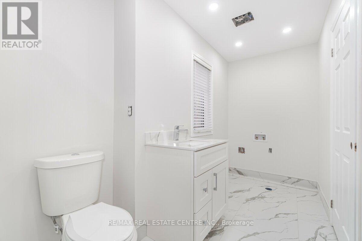 Main - 987 Sonoma Court, Mississauga, Ontario  L5V 2P4 - Photo 22 - W12189493