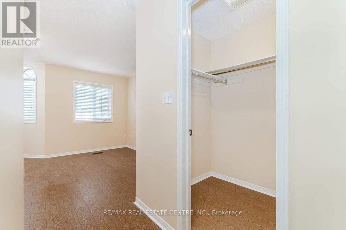 Main - 987 Sonoma Court, Mississauga, Ontario  L5V 2P4 - Photo 23 - W12189493