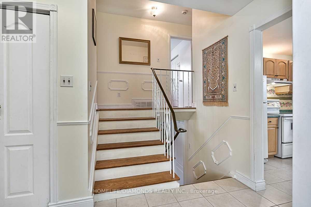 35 Edenborough Drive, Brampton, Ontario  L6T 2A2 - Photo 7 - W12189502