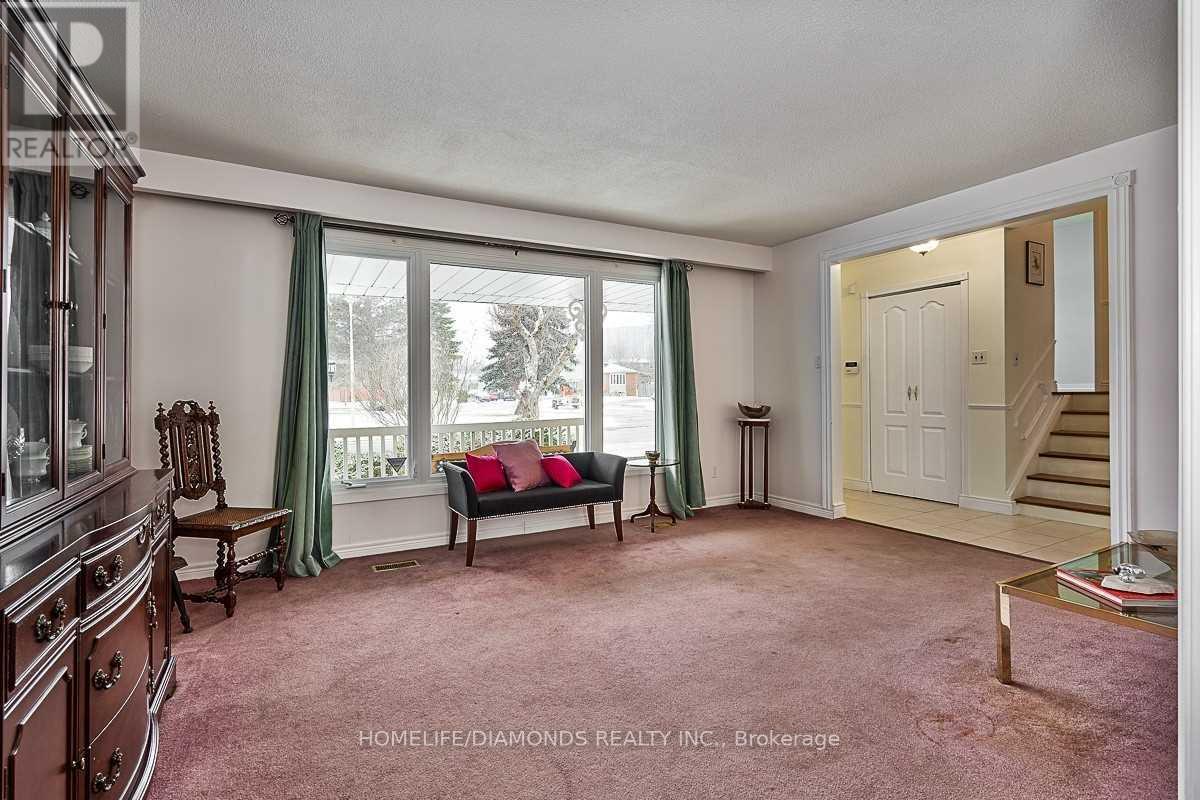35 Edenborough Drive, Brampton, Ontario  L6T 2A2 - Photo 9 - W12189502