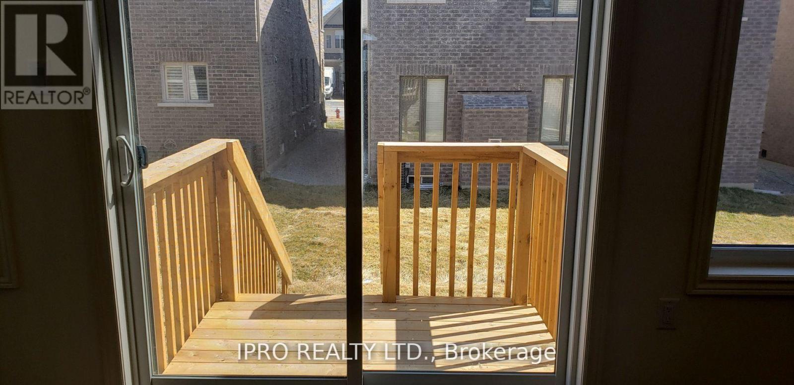 52 Adventura Road, Brampton, Ontario  L7A 5A7 - Photo 10 - W12189513