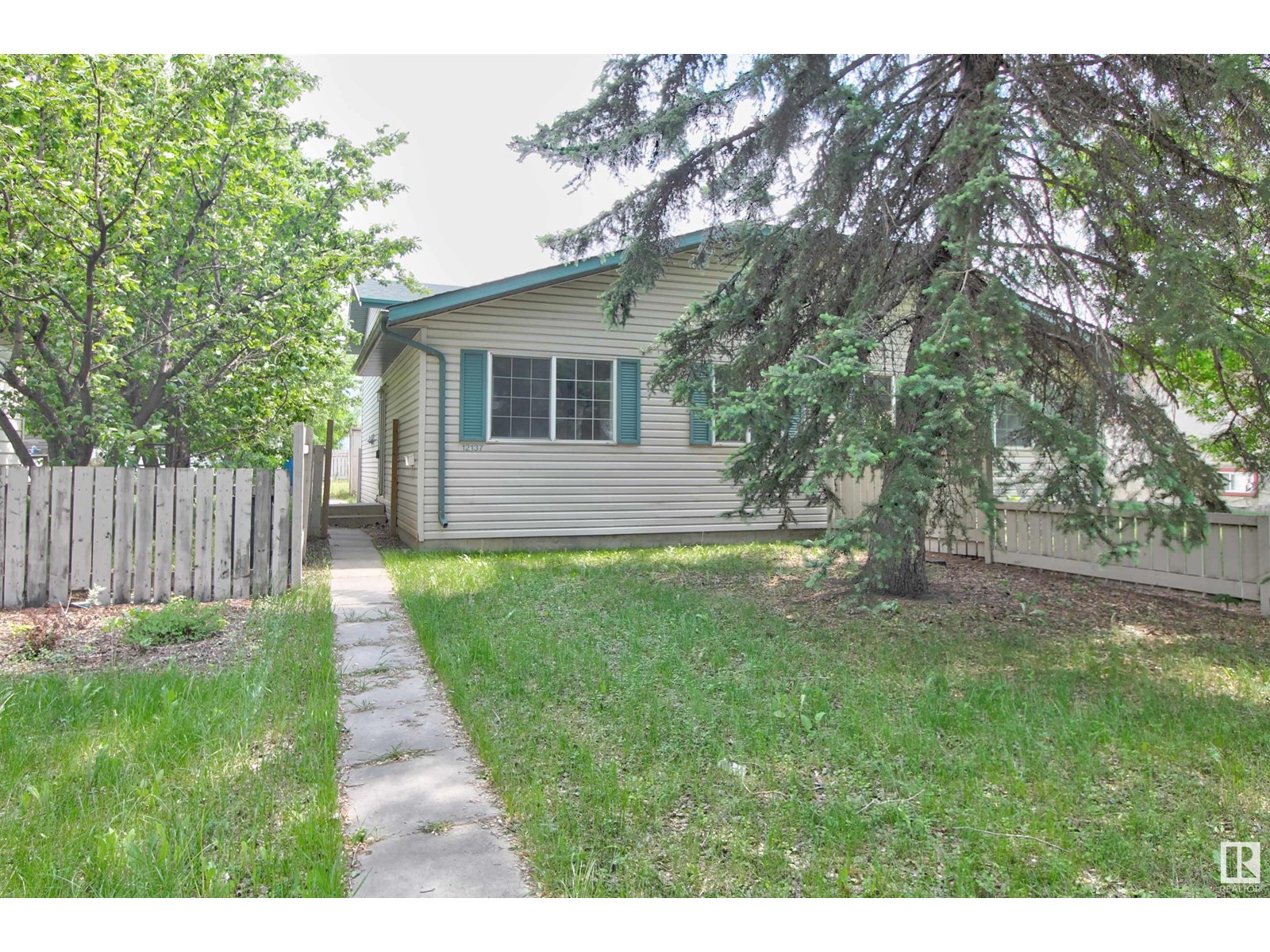 Property at 12137 123 ST NW image 1