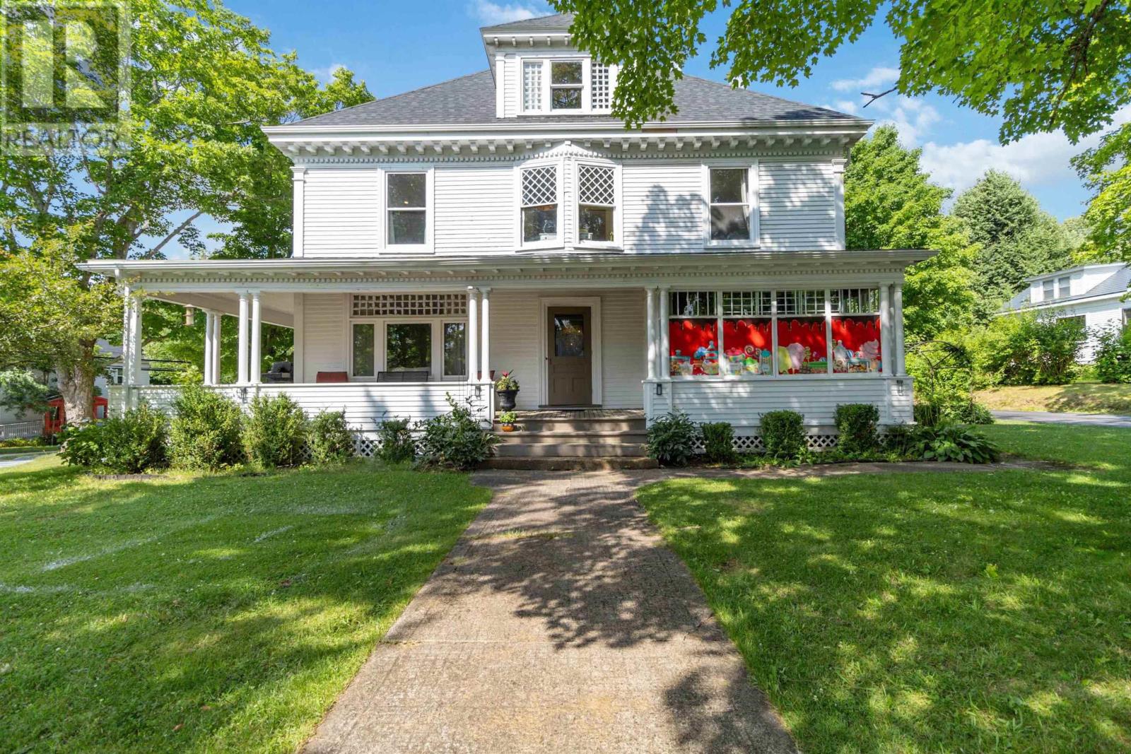 Property at 126 Queen Street image 3