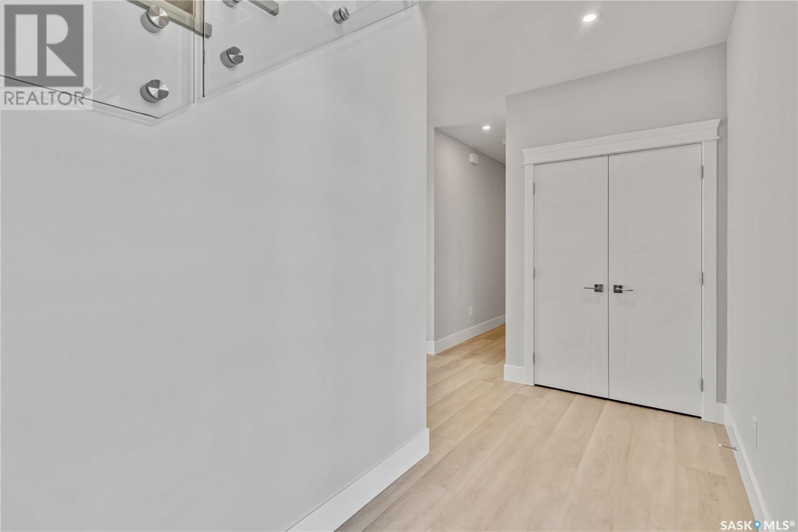 Property at 331 Woolf BAY image 4