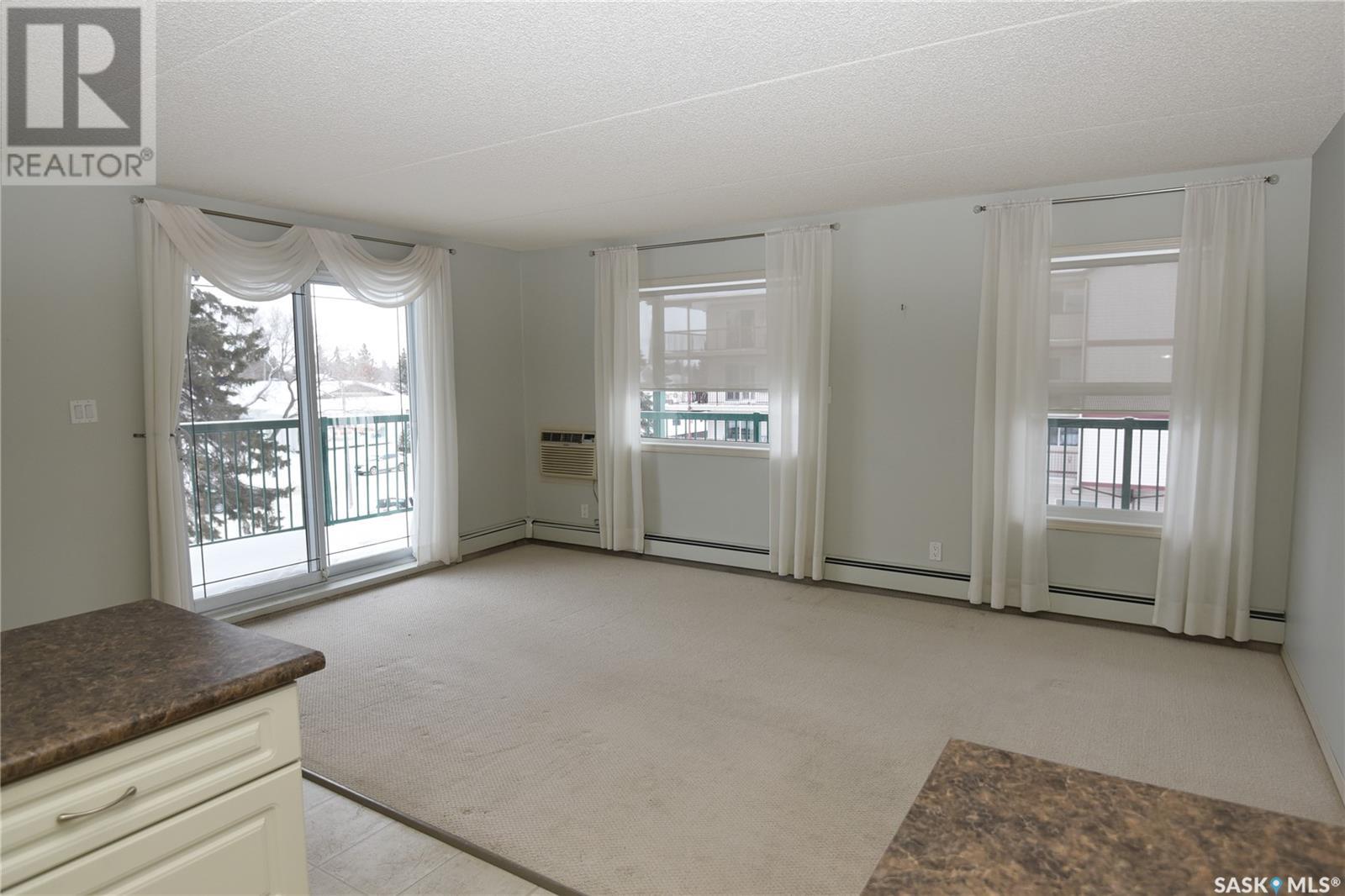 308 215 1st Street E, Nipawin, Saskatchewan  S0E 1E0 - Photo 2 - SK007971