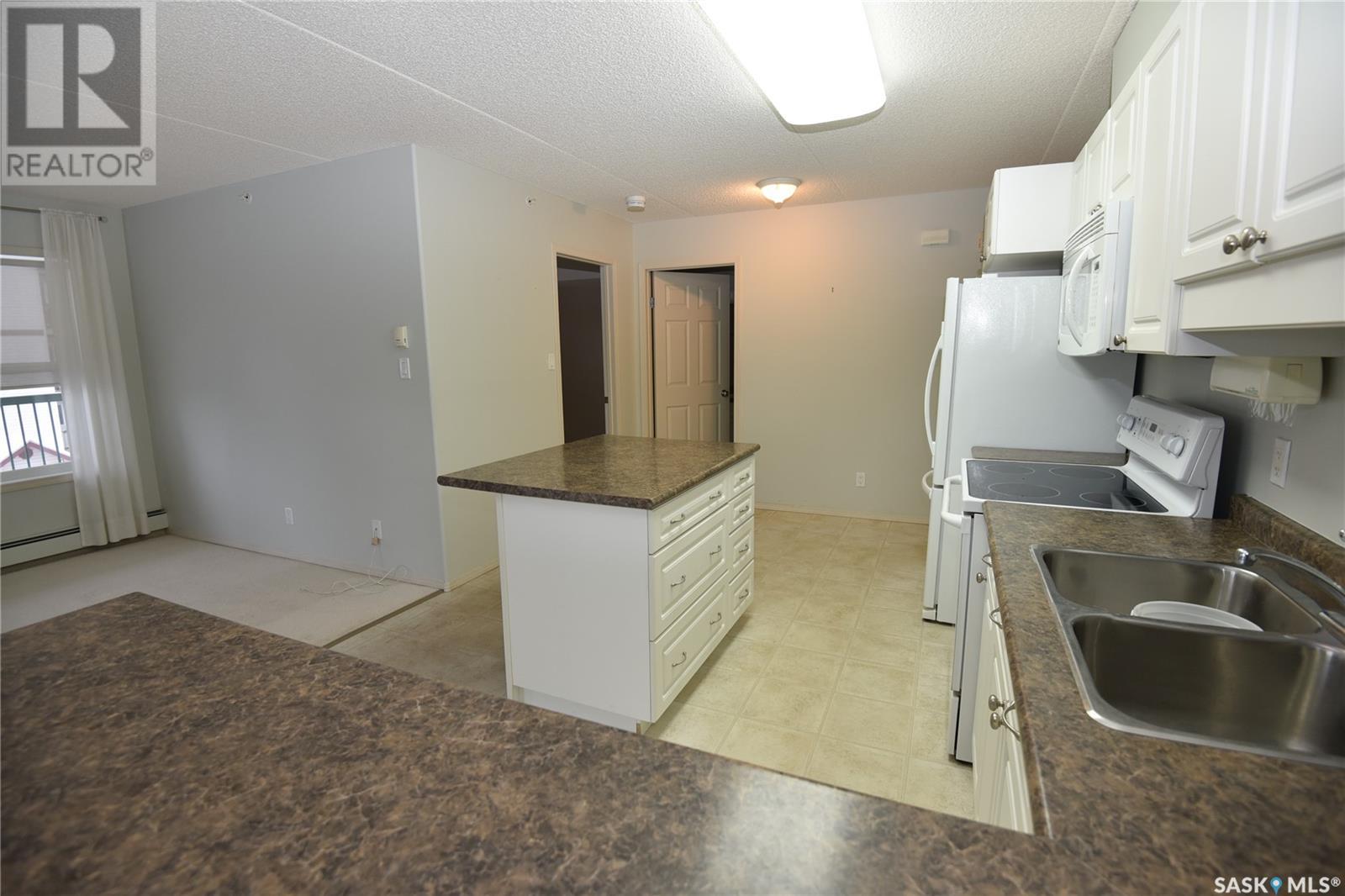 308 215 1st Street E, Nipawin, Saskatchewan  S0E 1E0 - Photo 5 - SK007971
