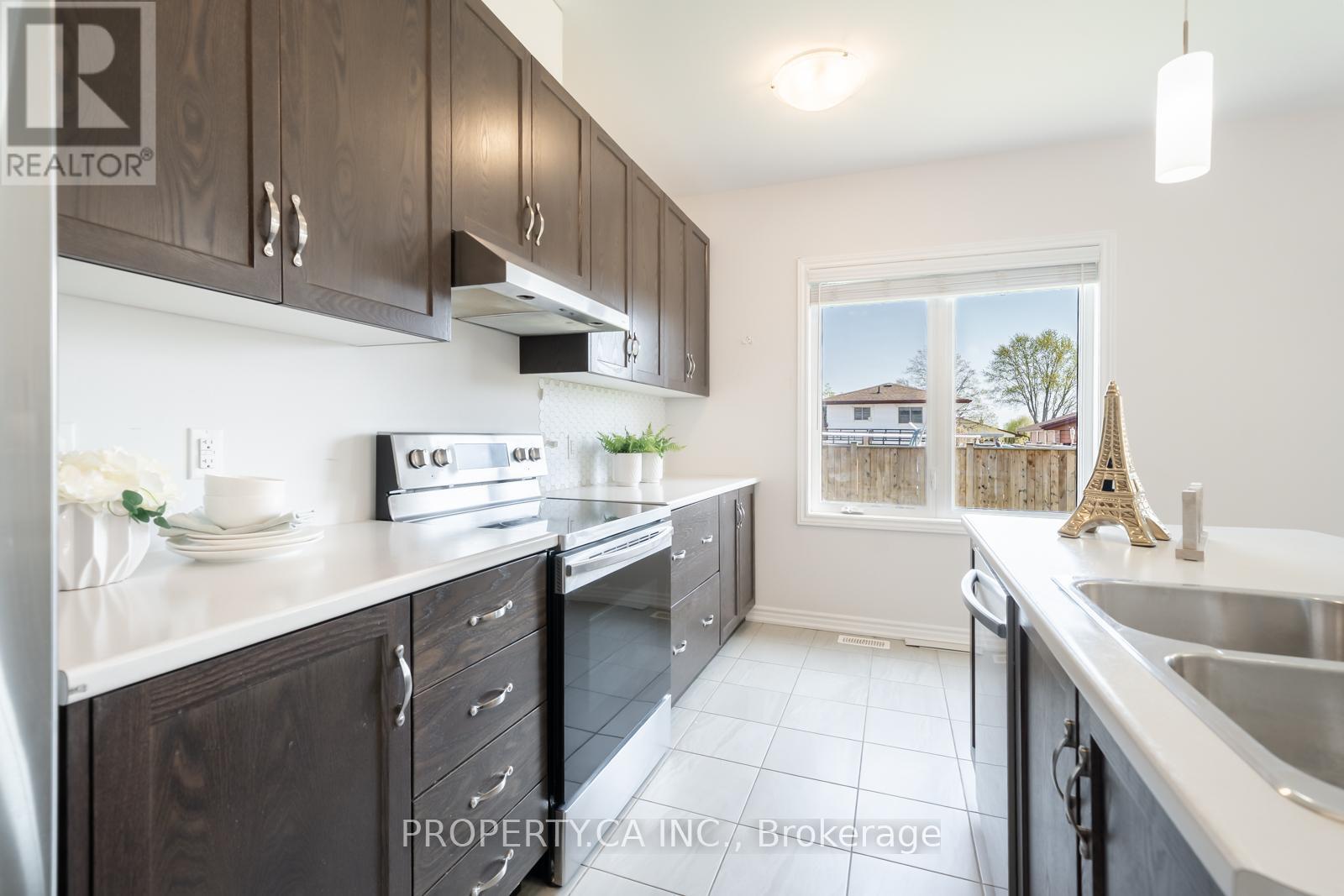 102 Bethune Avenue, Welland, Ontario  L3B 0H5 - Photo 12 - X12189358
