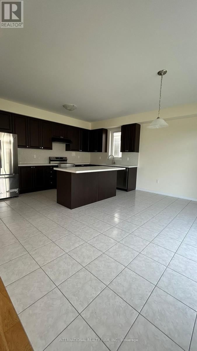 30 Sara Drive, Thorold, Ontario  L3J 0G4 - Photo 12 - X12189367
