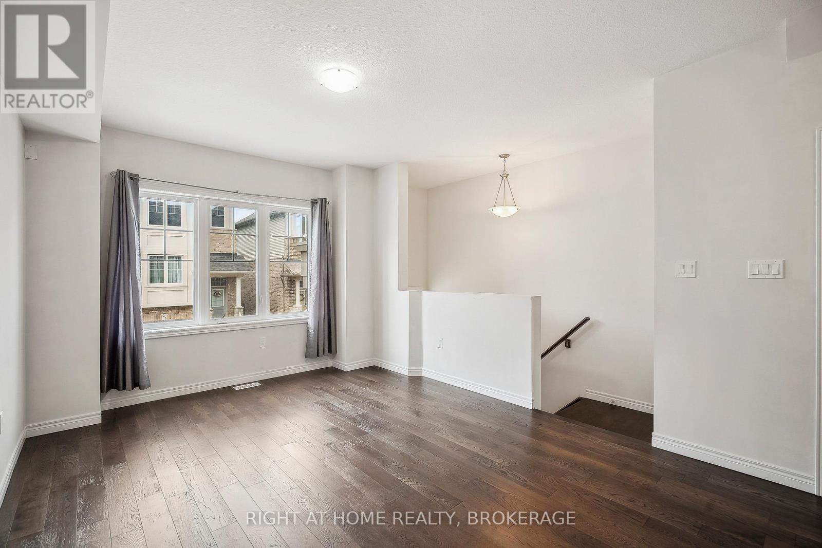 22 Barley Lane, Hamilton, Ontario  L9K 0K1 - Photo 6 - X12189440