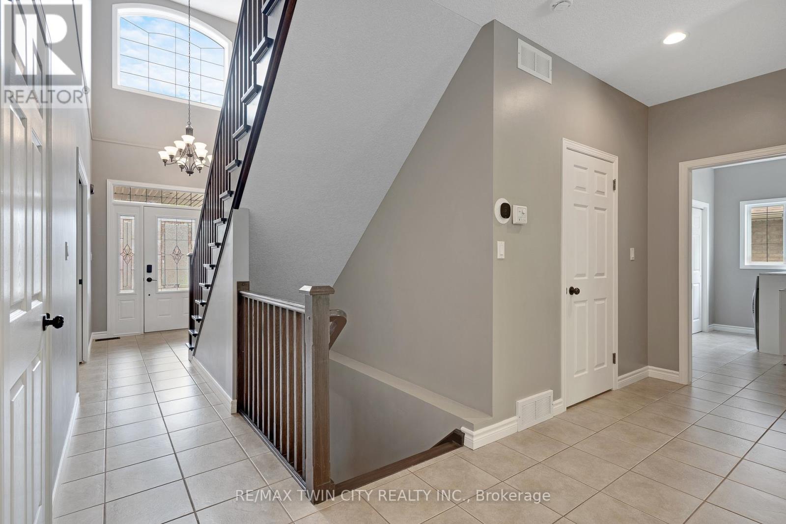 131 Keating Drive, Centre Wellington (Elora/salem), Ontario  N0B 1S0 - Photo 16 - X12189442