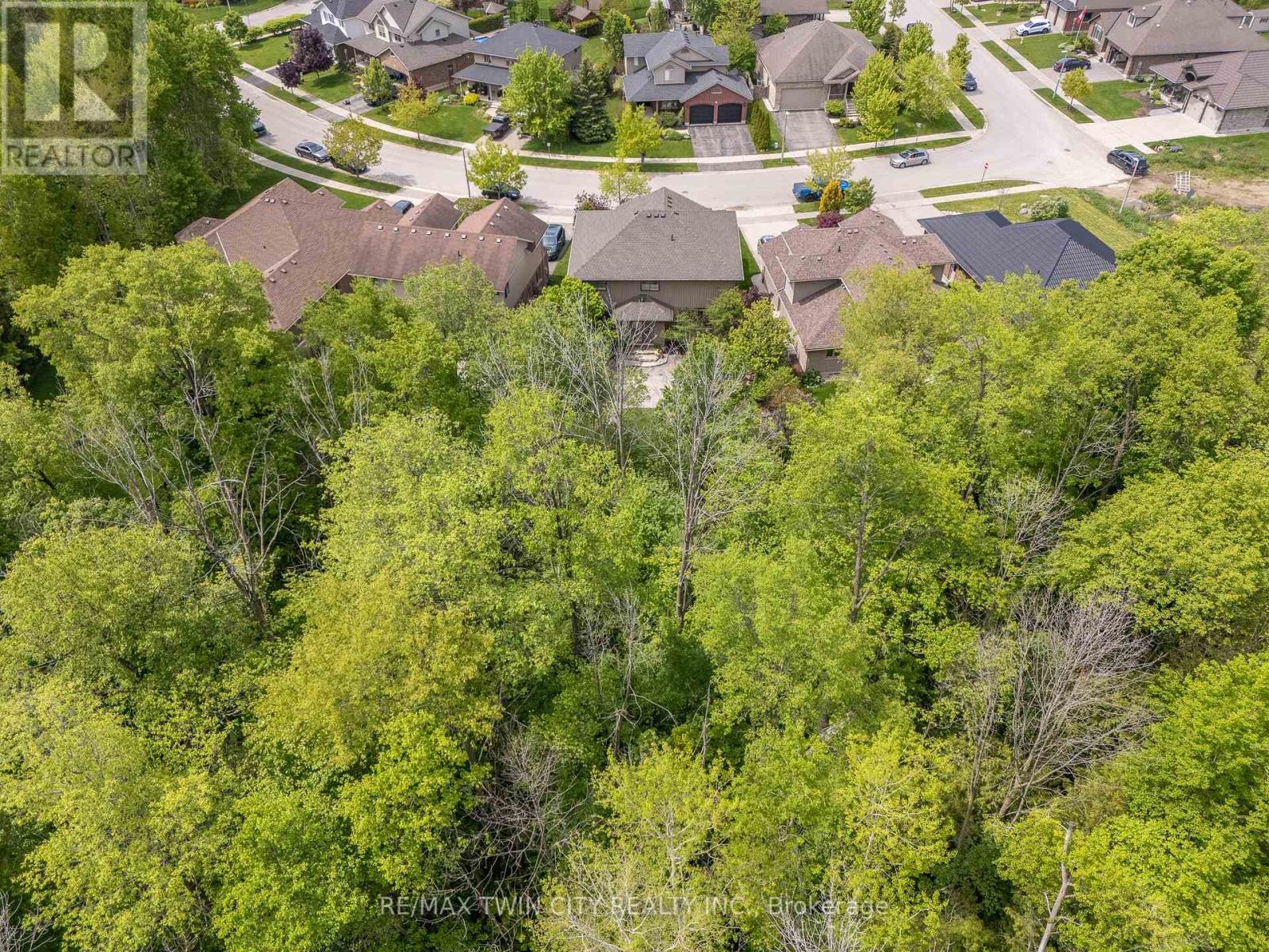 131 Keating Drive, Centre Wellington (Elora/salem), Ontario  N0B 1S0 - Photo 44 - X12189442