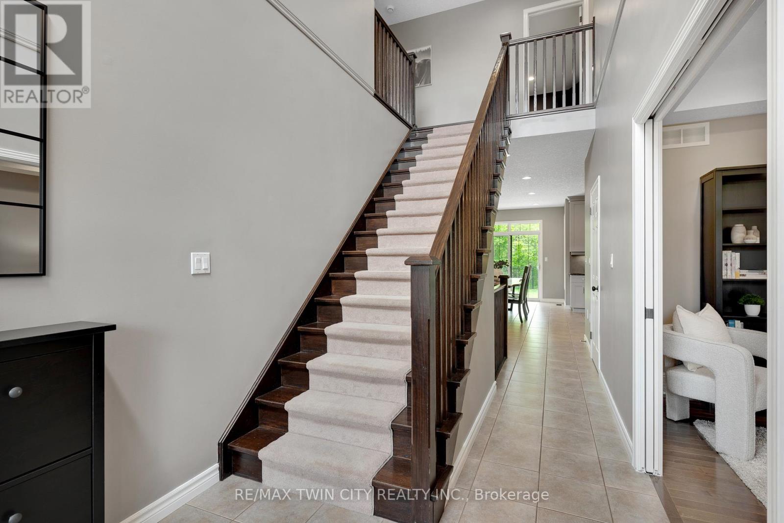 131 Keating Drive, Centre Wellington (Elora/salem), Ontario  N0B 1S0 - Photo 6 - X12189442