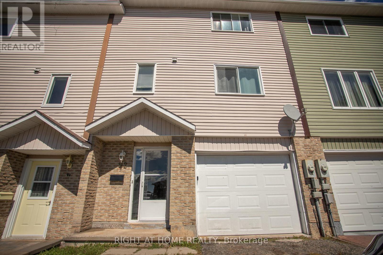 Property at 92 FARQUHAR PLACE image 3