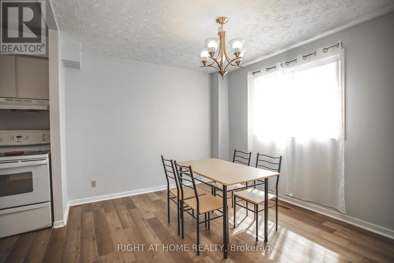 92 Farquhar Place, Elliot Lake, Ontario  P5A 3H9 - Photo 7 - X12189461