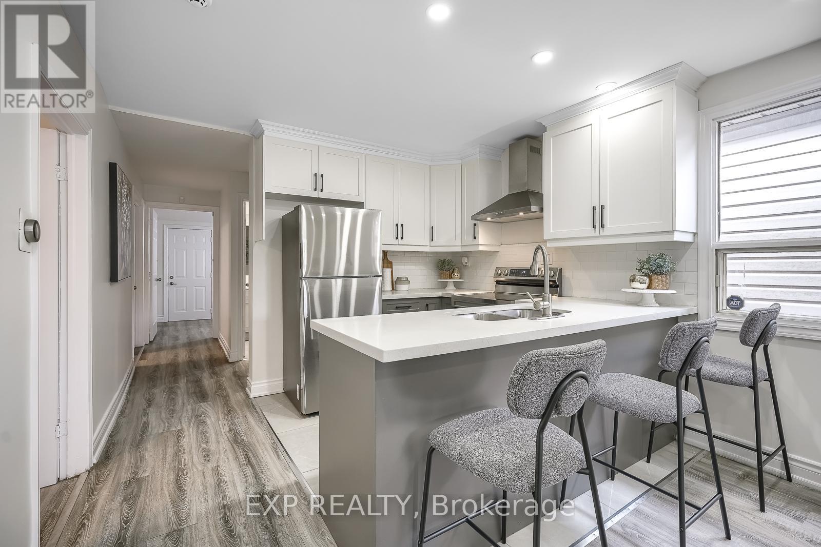 230 Mcanulty Boulevard, Hamilton (Crown Point), Ontario  L8H 3J1 - Photo 10 - X12189500