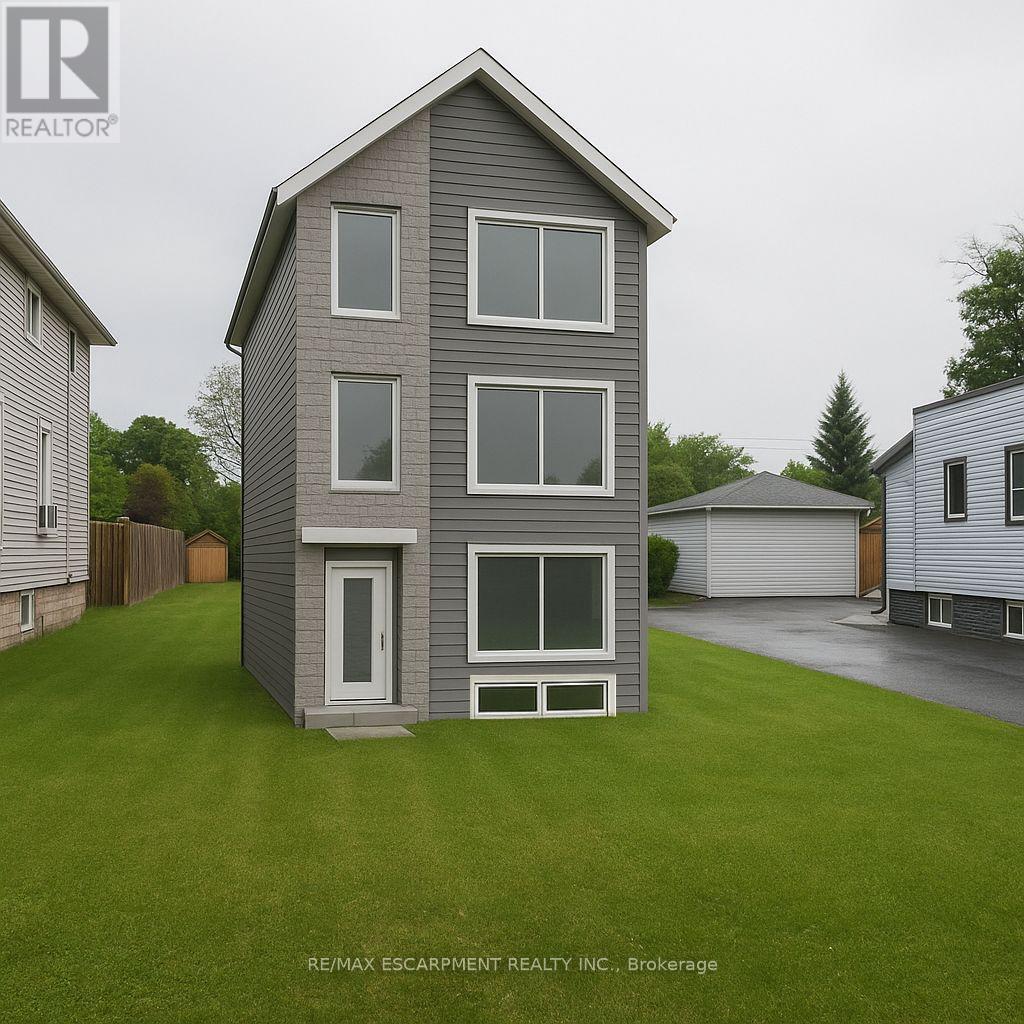 258 Hellems Avenue, Welland (Welland Downtown), Ontario  L3B 3B7 - Photo 16 - X12189523