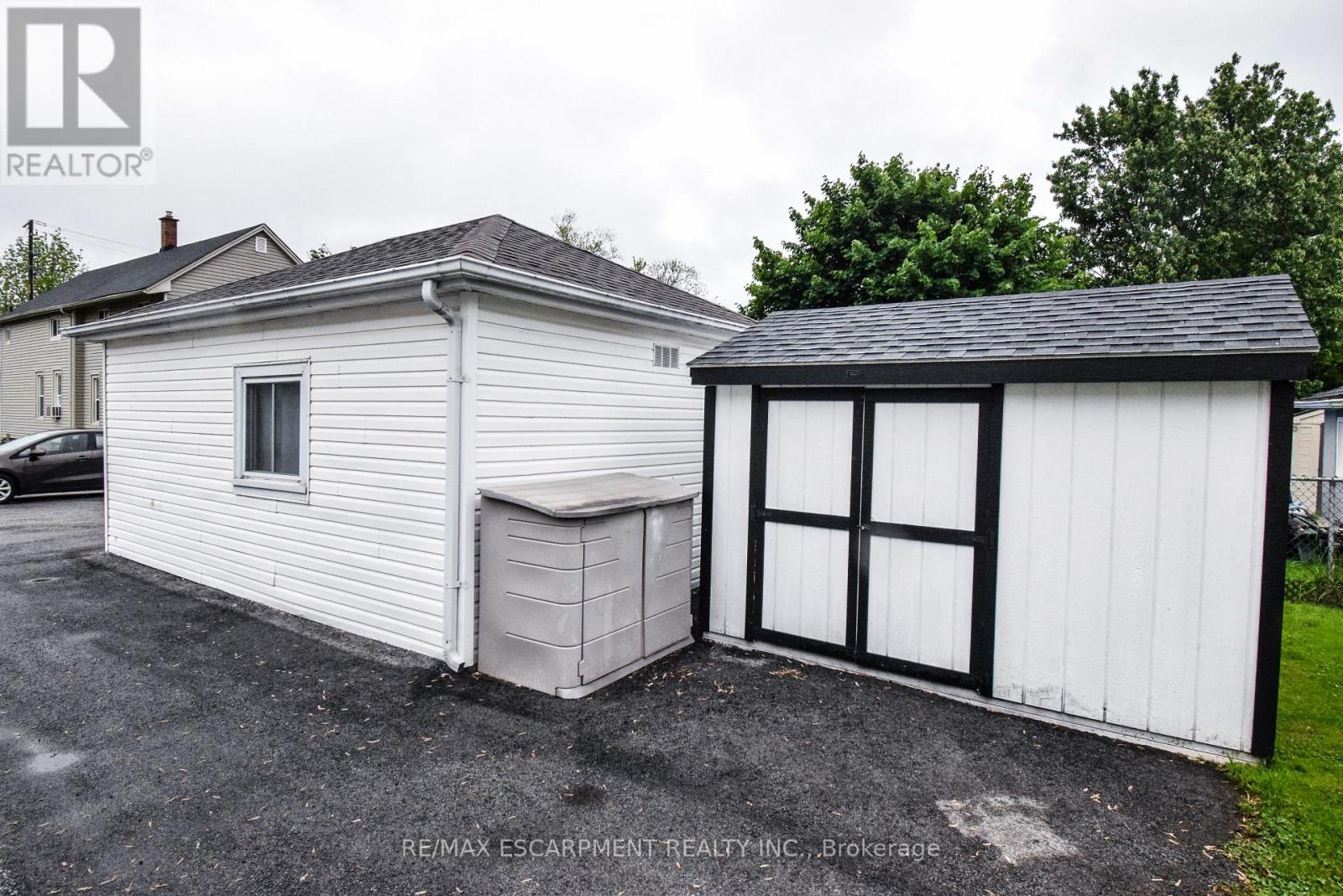258 Hellems Avenue, Welland (Welland Downtown), Ontario  L3B 3B7 - Photo 5 - X12189523